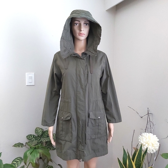 Uniqlo Jackets & Blazers - Uniqlo women's military olive green utility rain hooded jacket Small